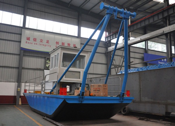Multi-functional working ship with Hydraulic Crane