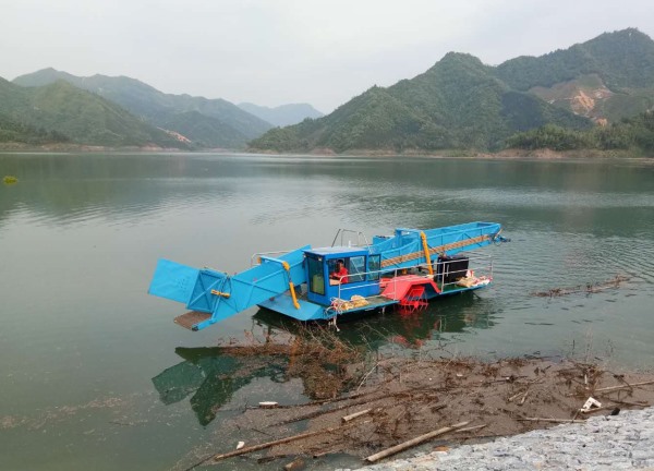 Kehan multi-functional algae collecting boat